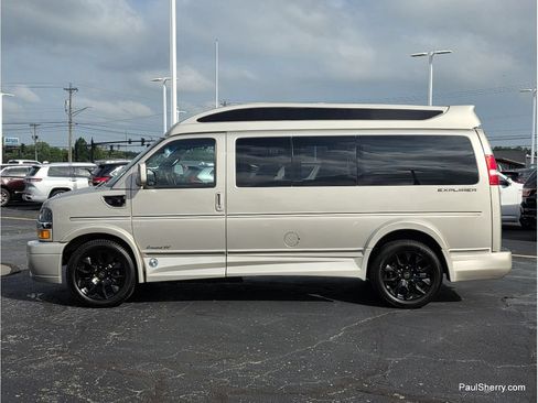 Used 2023 Chevrolet Express 2500 RWD image 23