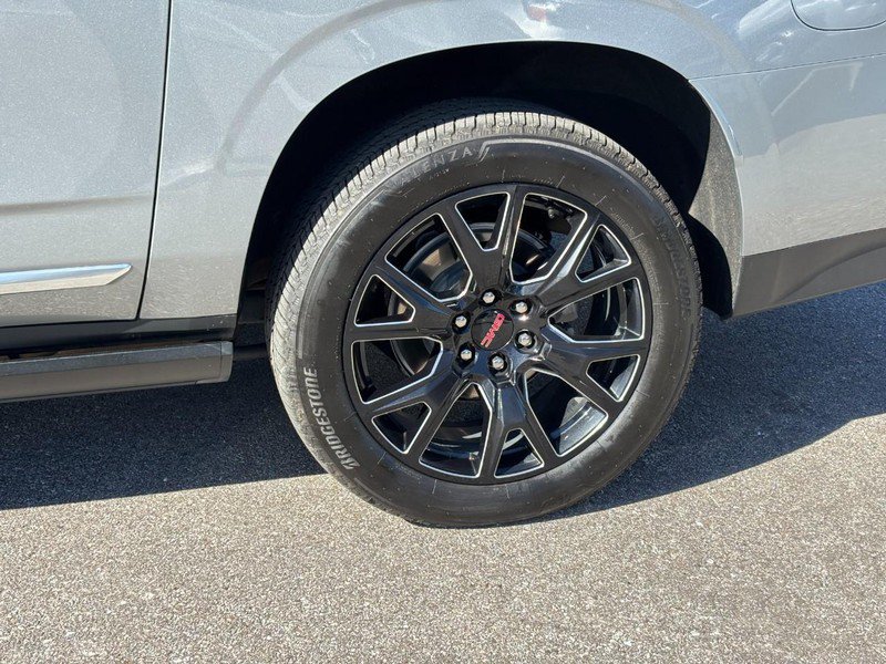 Used 2024 GMC Yukon XL Denali w/ Advanced Technology Package AWD/4WD image 10
