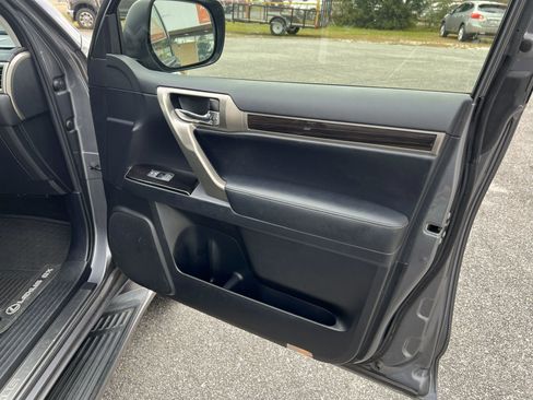 Used 2015 Lexus GX 460 image 14