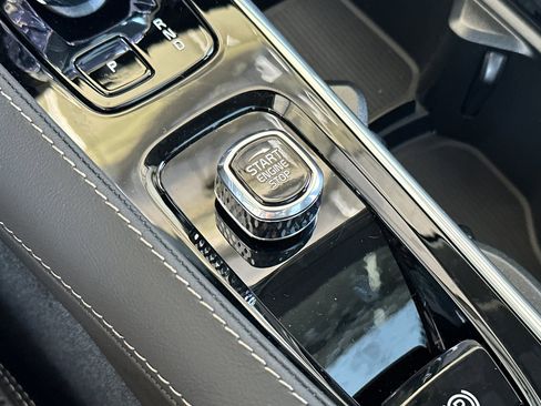 New 2025 Volvo V90 B6 Cross Country Ultra w/ Protection Package Premier image 20