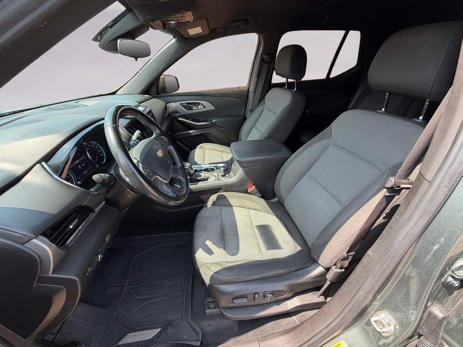 Used 2023 Chevrolet Traverse LT FWD image 9