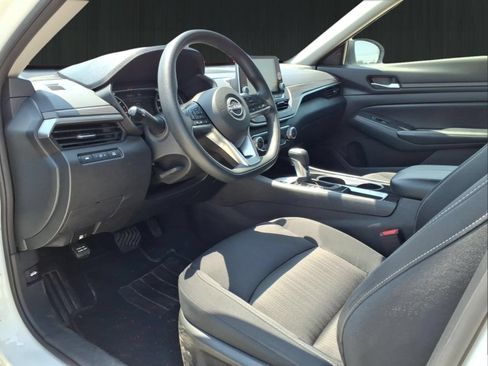 Used 2024 Nissan Altima 2.5 SV FWD image 23