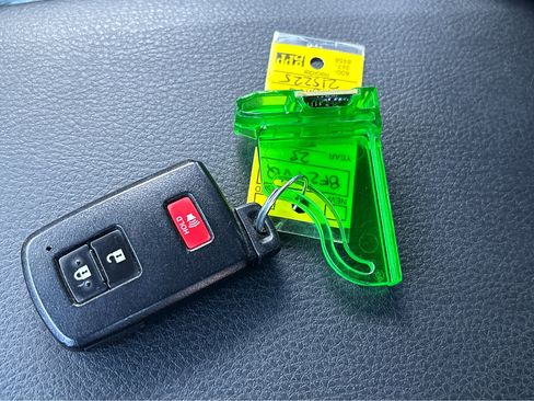 Used 2023 Toyota Tacoma TRD Off-Road image 27