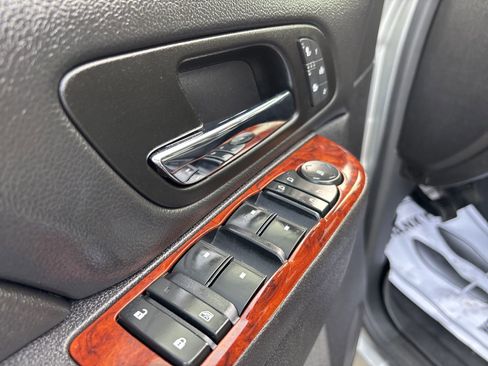 Used 2013 GMC Yukon XL SLT image 19