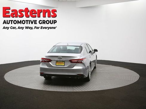 Used 2019 Toyota Camry XLE image 33