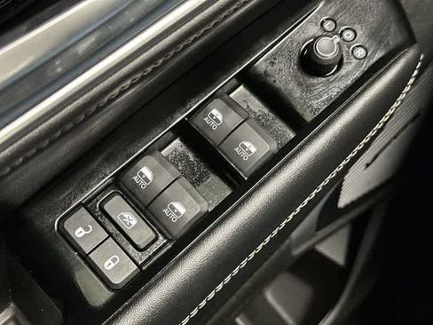 Used 2024 Jeep Wagoneer Series II w/ Flexible Seating Group RWD image 20