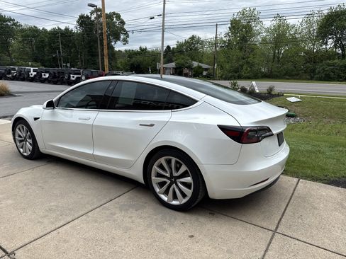 Used 2020 Tesla Model 3 Standard Range RWD image 5