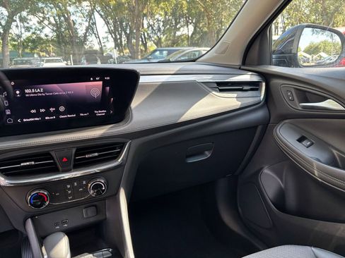 Used 2025 Buick Encore GX Preferred FWD image 62