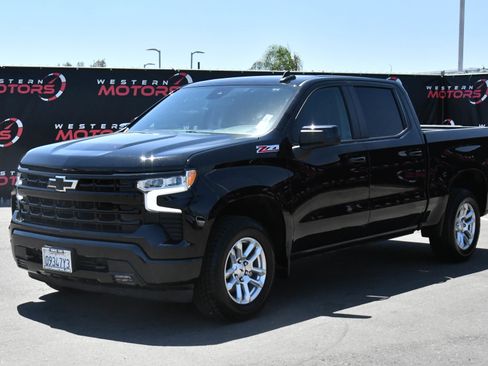 Used 2024 Chevrolet Silverado 1500 RST AWD/4WD image 3