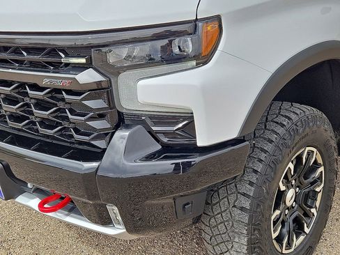 Used 2024 Chevrolet Silverado 1500 ZR2 w/ Technology Package AWD/4WD image 9