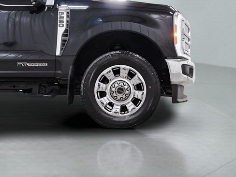 Used 2023 Ford F250 Lariat w/ Lariat Ultimate Package AWD/4WD image 7