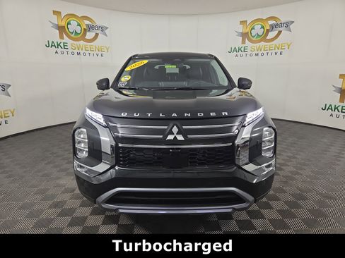 New 2026 Mitsubishi Outlander SE image 2