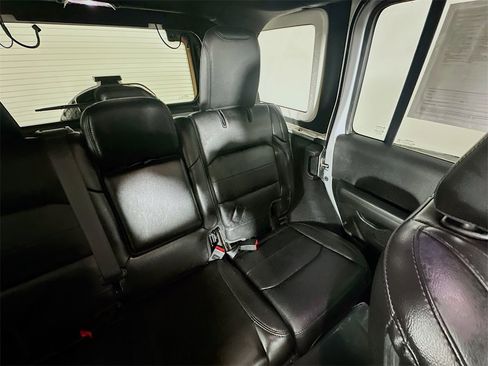 Used 2023 Jeep Wrangler Altitude image 14