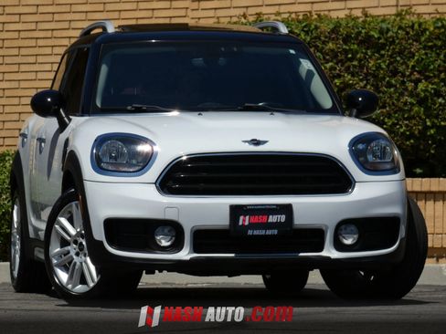 Used 2017 MINI Cooper Countryman FWD image 1