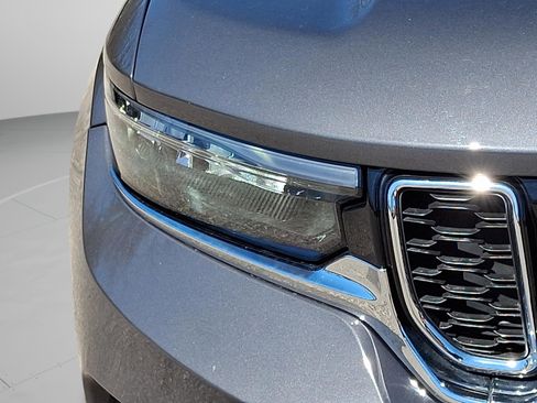 Certified 2023 Jeep Grand Cherokee Limited image 9