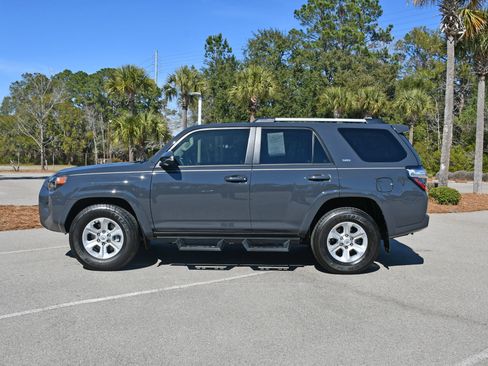 Certified 2024 Toyota 4Runner SR5 Premium w/ Moonroof Package image 5
