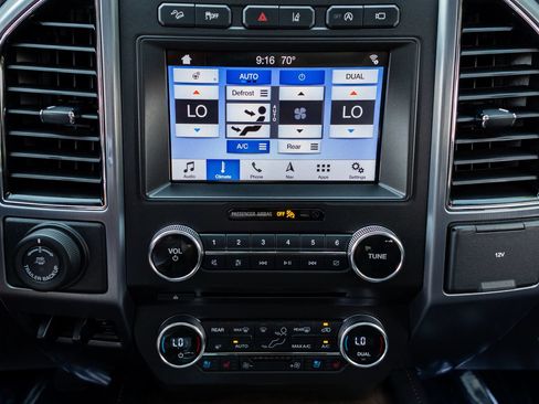 Used 2019 Ford Expedition Platinum AWD/4WD image 22