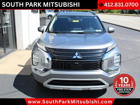 Used 2022 Mitsubishi Outlander SE AWD/4WD image 4