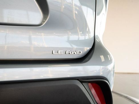 Used 2021 Toyota Highlander LE image 12