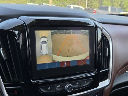 Used 2018 Chevrolet Traverse High Country AWD/4WD image 19