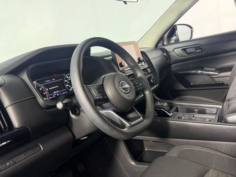 Used 2023 Nissan Pathfinder S FWD image 21