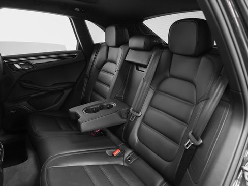Certified 2026 Porsche Macan AWD/4WD image 41