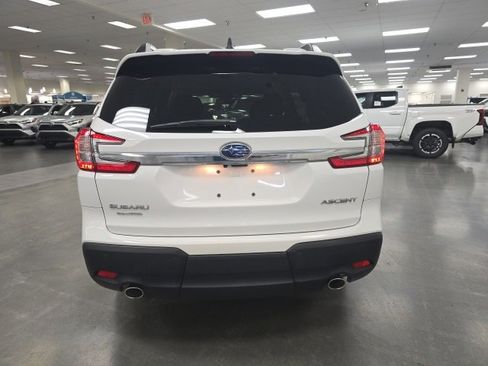 Used 2024 Subaru Ascent Premium w/ Convenience Package image 4