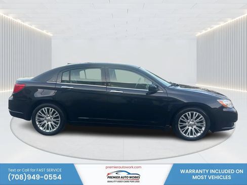 Used 2011 Chrysler 200 Limited FWD image 8
