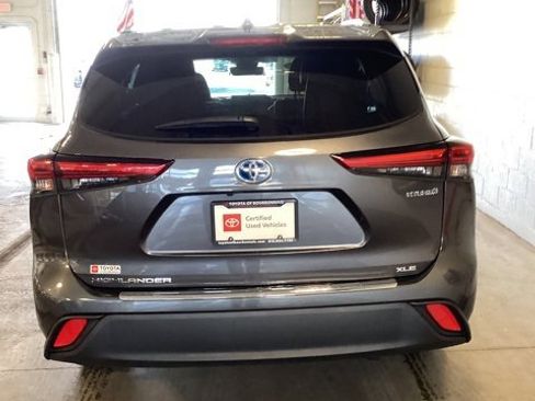Used 2023 Toyota Highlander XLE image 11