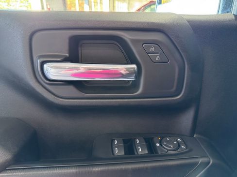 Certified 2023 Chevrolet Silverado 1500 Custom image 24