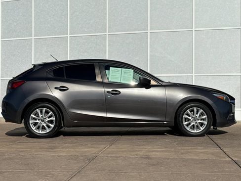Used 2018 MAZDA MAZDA3 Sport image 3