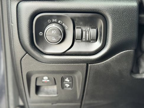 Used 2020 RAM 1500 Laramie image 19