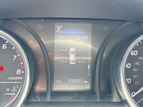 Used 2019 Toyota Camry SE FWD image 16