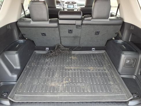 Used 2016 Toyota 4Runner SR5 Premium AWD/4WD image 17