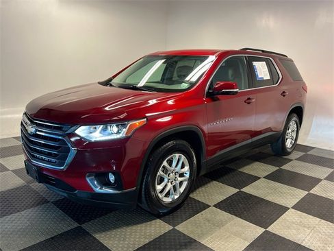Used 2020 Chevrolet Traverse LT image 3