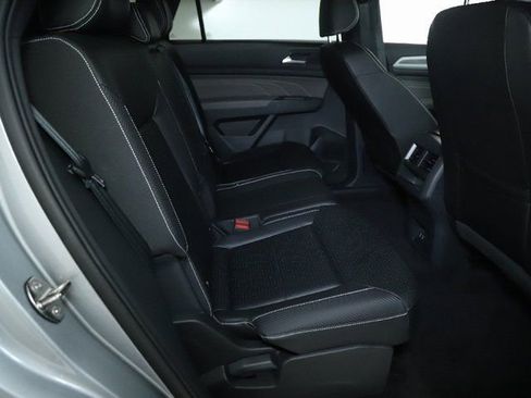 Used 2023 Volkswagen Atlas Cross Sport SE w/ Black Wheel Package image 33