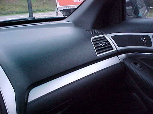 Used 2014 Ford Explorer XLT w/ Equipment Group 202A AWD/4WD image 53
