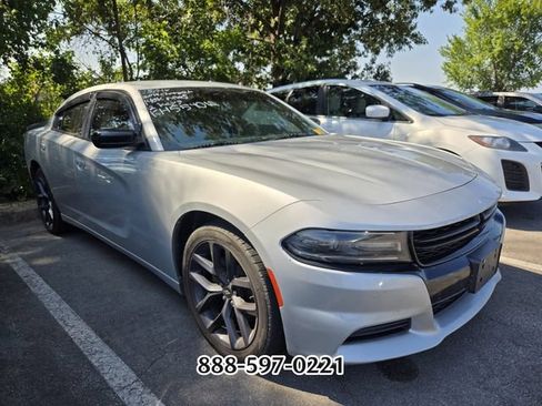 Used 2019 Dodge Charger SXT w/ Plus Group RWD image 10