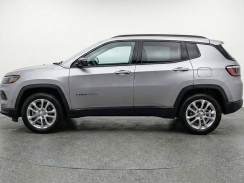 Used 2025 Jeep Compass Limited image 5