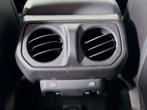 Used 2020 Jeep Wrangler Unlimited Sahara image 23