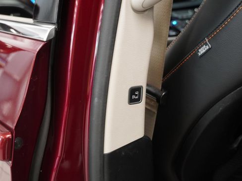 Used 2017 Chrysler Pacifica Touring-L FWD image 27