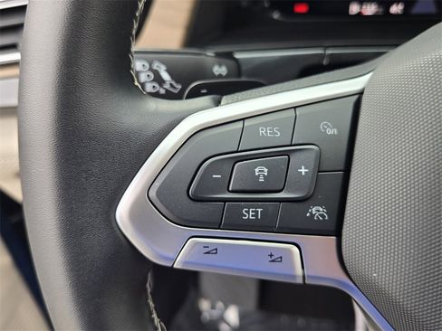 Certified 2025 Volkswagen Atlas SE image 26