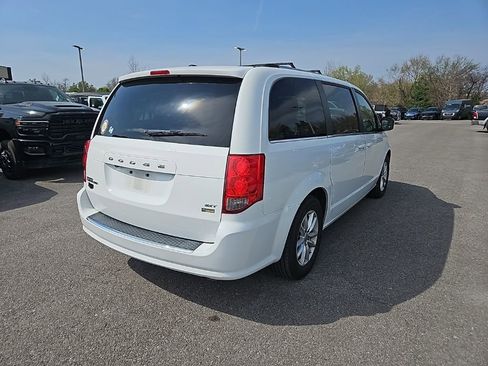 Used 2019 Dodge Grand Caravan SXT image 7