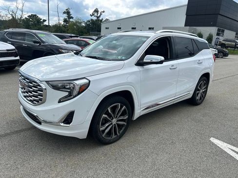Used 2019 GMC Terrain Denali w/ Advanced Safety Package AWD/4WD image 3