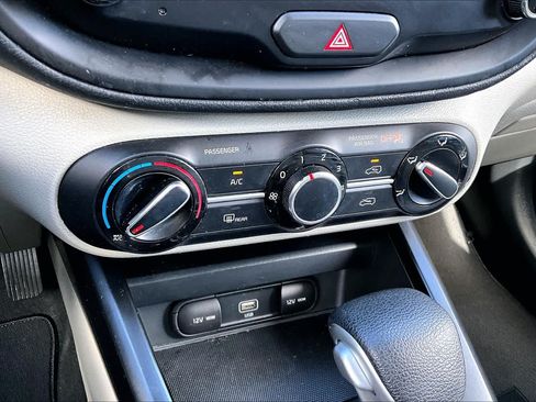 Used 2020 Kia Soul LX FWD image 33