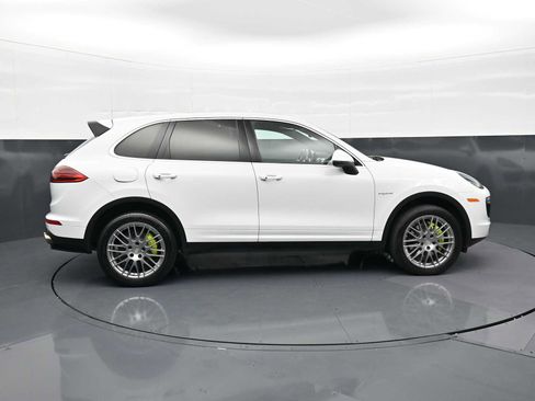 Used 2015 Porsche Cayenne S AWD/4WD image 24