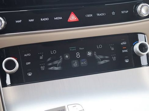 New 2026 Genesis GV70 2.5T Advanced AWD/4WD image 19