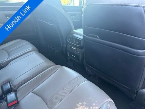 Used 2023 Honda Pilot Touring image 12