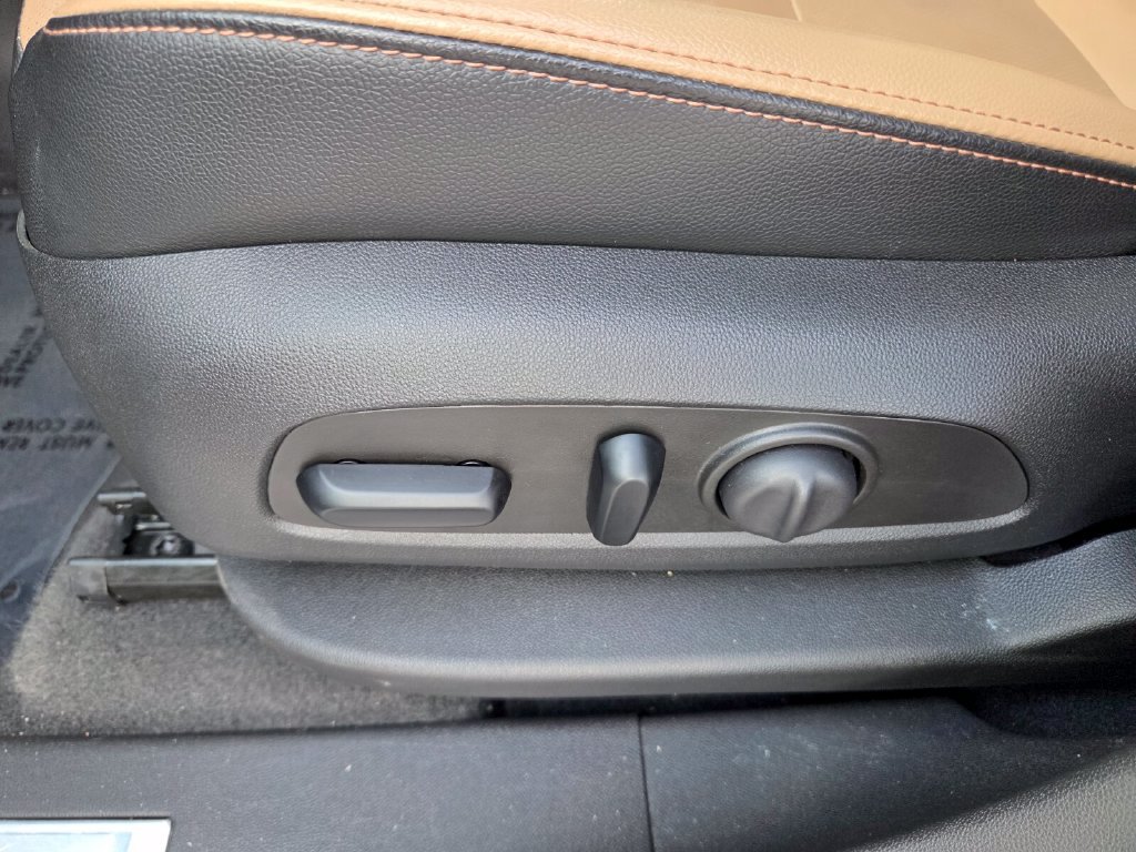 Certified 2024 Chevrolet Equinox Premier FWD image 6