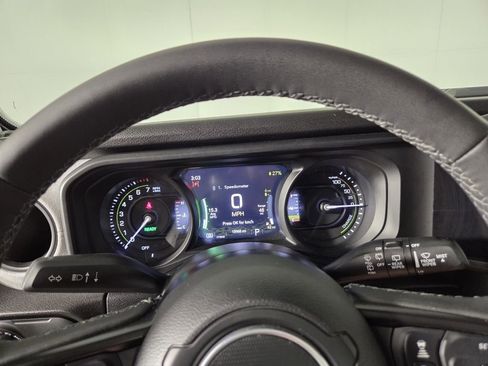 Certified 2025 Jeep Wrangler Willys image 17